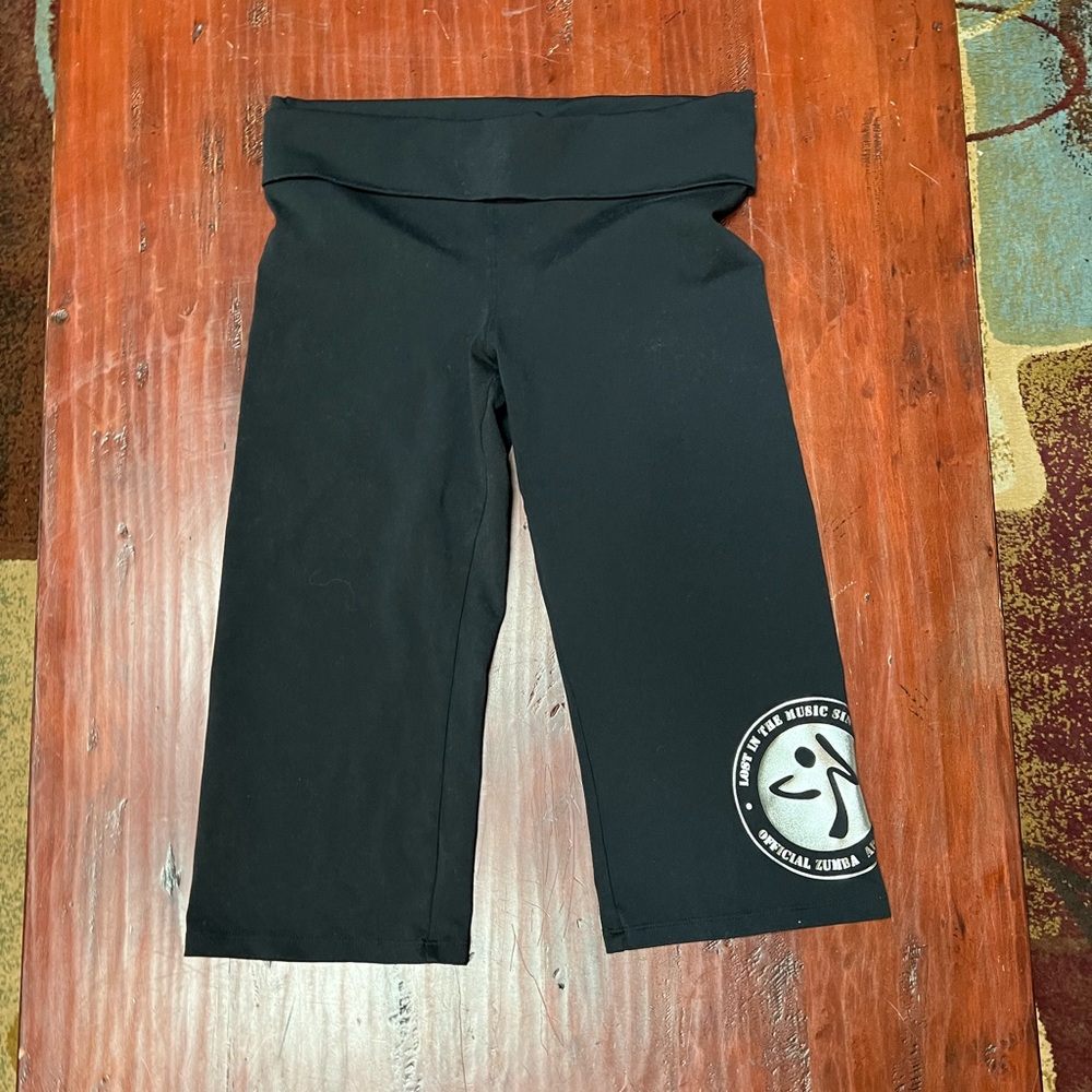 VINTAGE/RARE Zumba Wide Leg Crop Capri Black Silver Metallic Size L